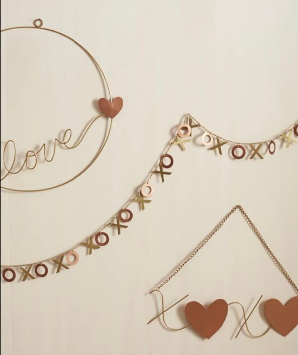 6 FT. XOXO Metal Garland, Farmhouse Valentines Day, Heart Decor, Valentines Day Decor, Hugs and Kisses Garland, Valentine's Day Garland